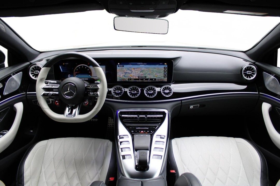 Mercedes-Benz AMG GT 4 43 4MATIC+ - foto 17