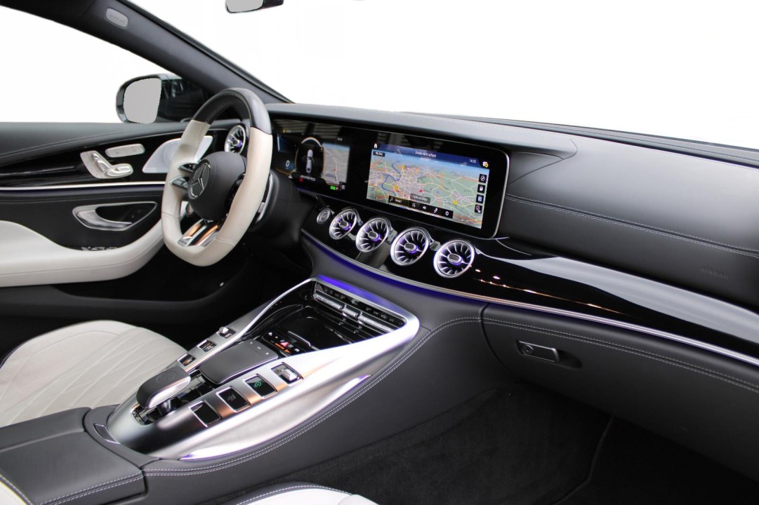 Mercedes-Benz AMG GT 4 43 4MATIC+ - foto 16