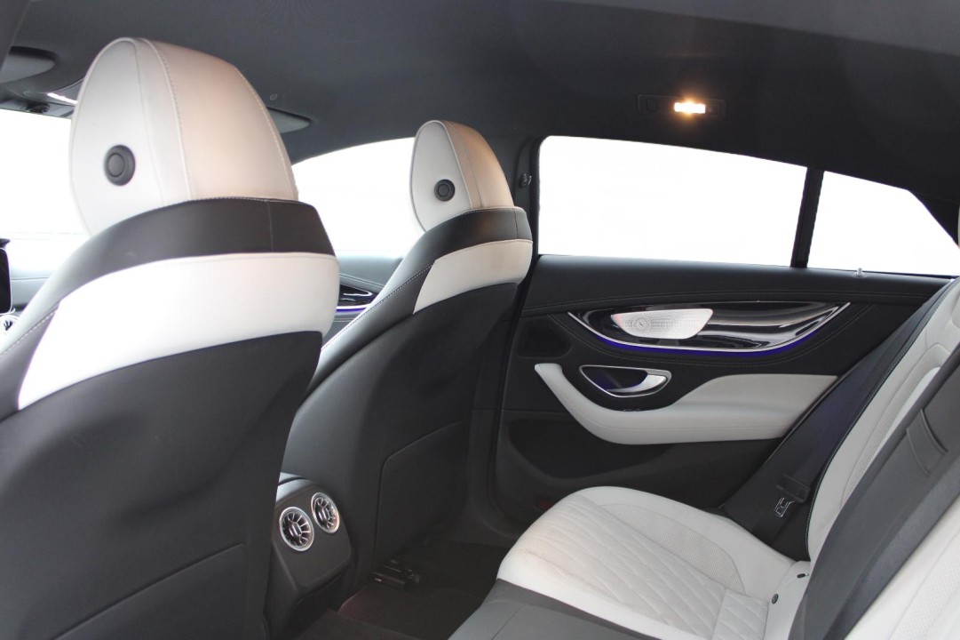 Mercedes-Benz AMG GT 4 43 4MATIC+ - foto 13