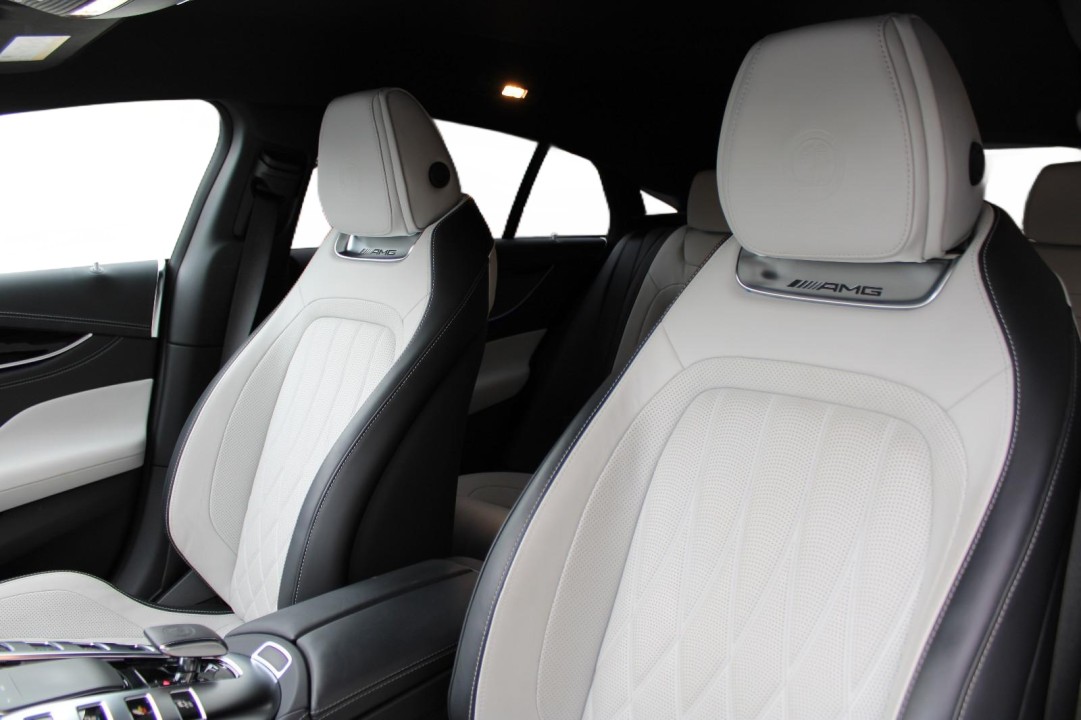 Mercedes-Benz AMG GT 4 43 4MATIC+ - foto 11