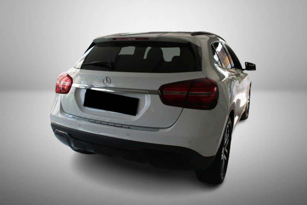 Mercedes-Benz GLA 200 CDI (4)