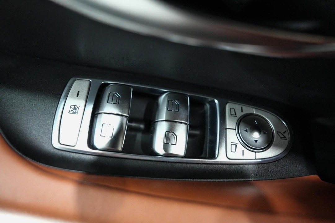 Mercedes-Benz AMG GT 53 4MATIC+ - foto 14