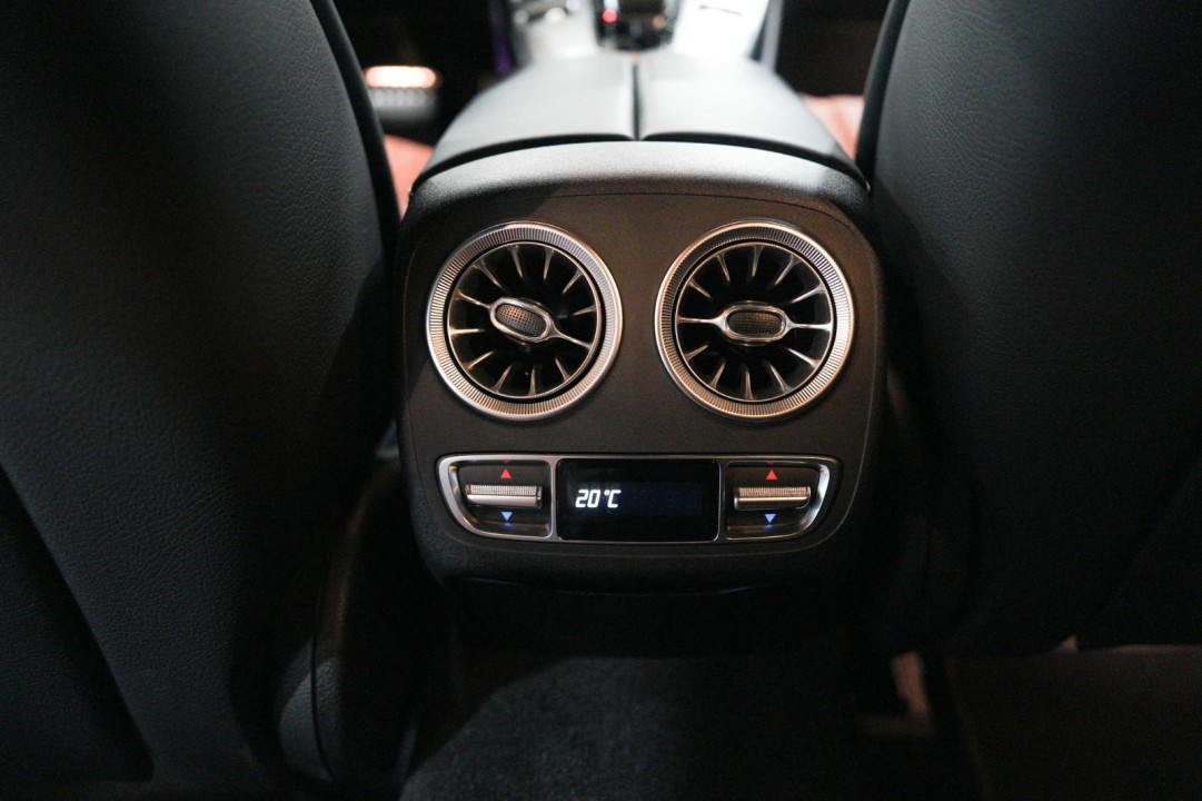 Mercedes-Benz AMG GT 53 4MATIC+ - foto 16