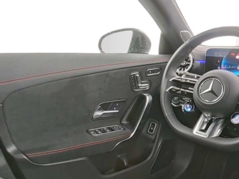 Mercedes-Benz CLA 35 AMG 4MATIC Coupe - foto 8