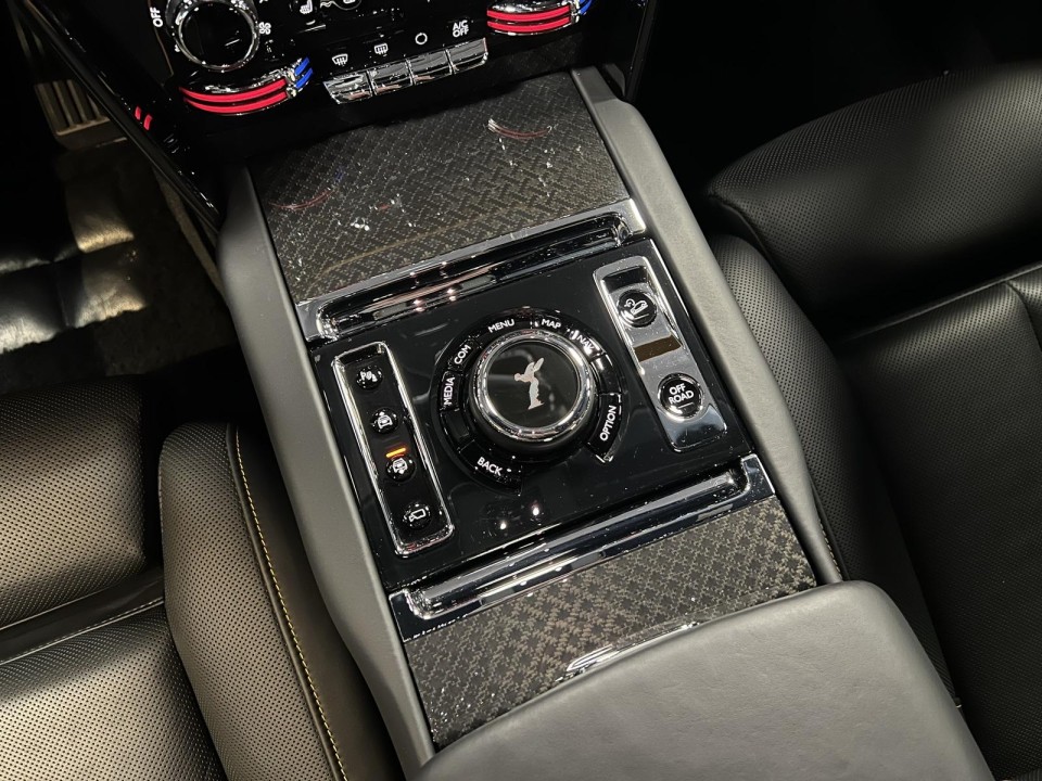 Rolls-Royce Cullinan - foto 18