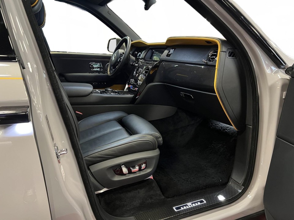 Rolls-Royce Cullinan - foto 12