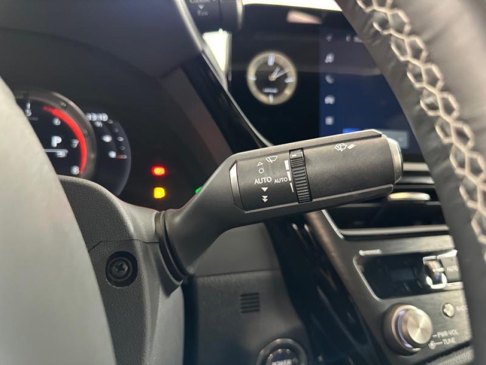 Lexus Seria ES 300h F-Sport - foto 20