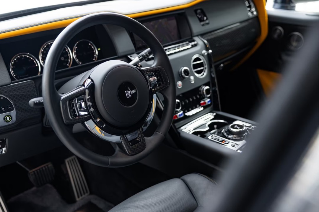 Rolls-Royce Cullinan Black Badge - foto 9