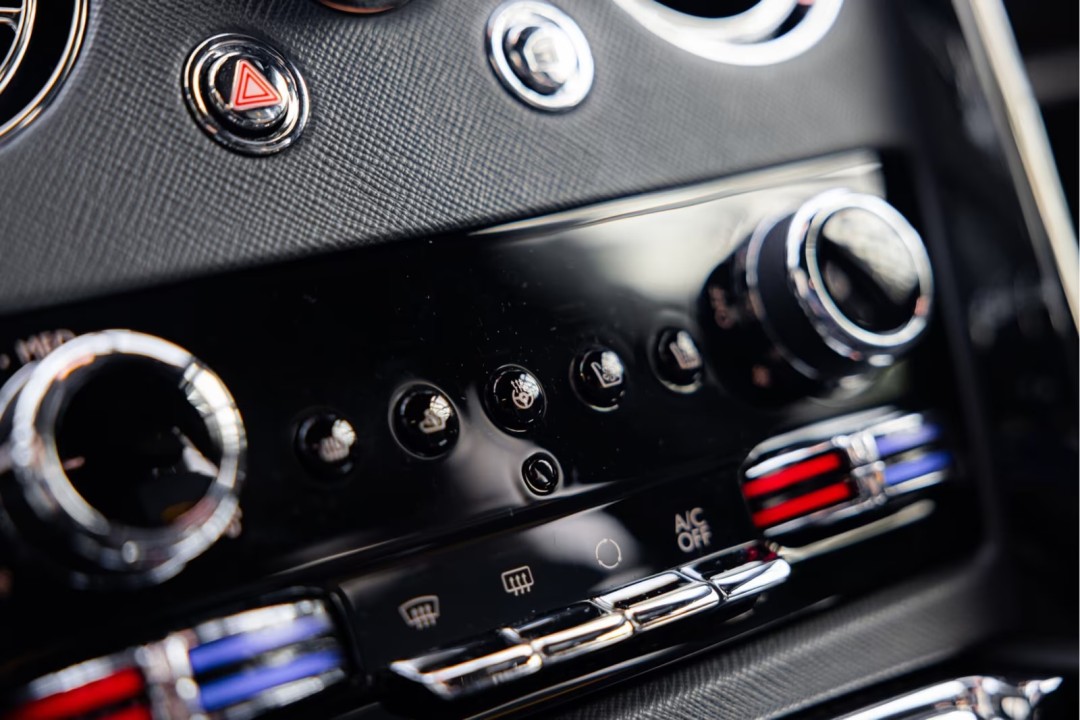 Rolls-Royce Cullinan Black Badge - foto 24