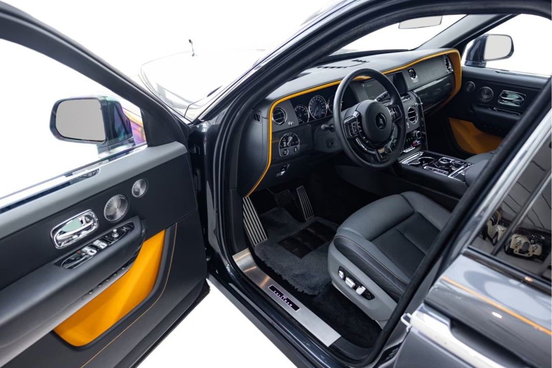 Rolls-Royce Cullinan Black Badge - foto 18