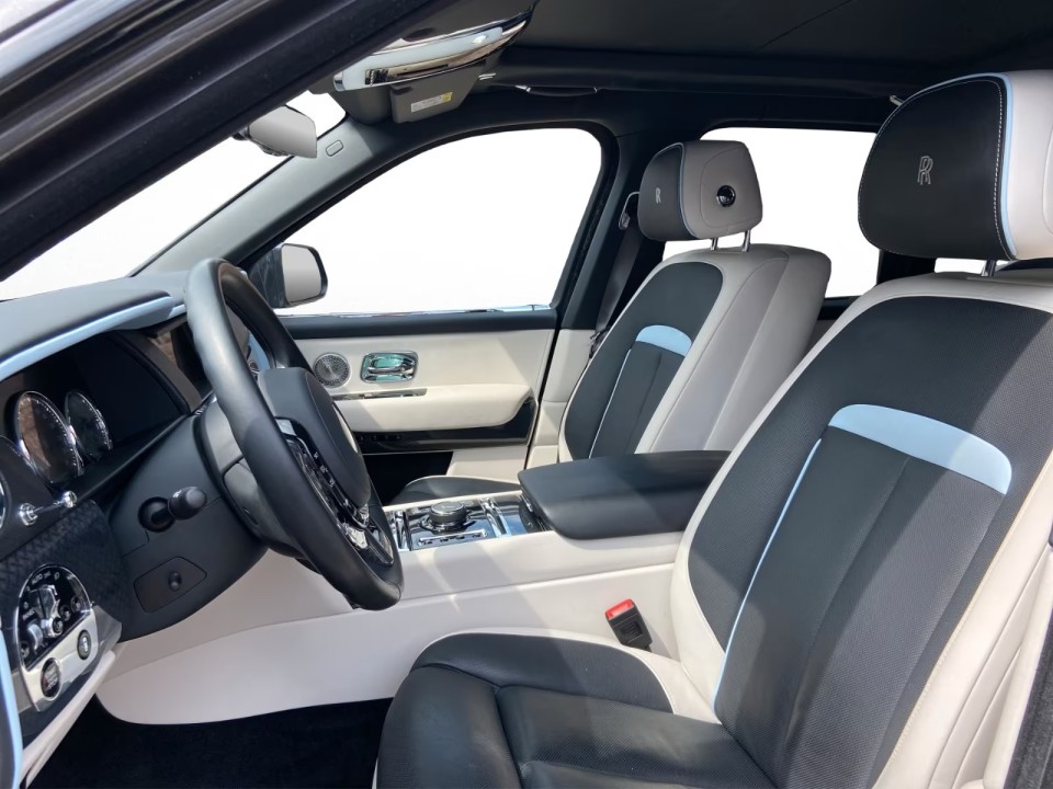 Rolls-Royce Cullinan Black Badge - foto 11