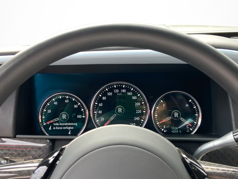 Rolls-Royce Cullinan Black Badge - foto 12