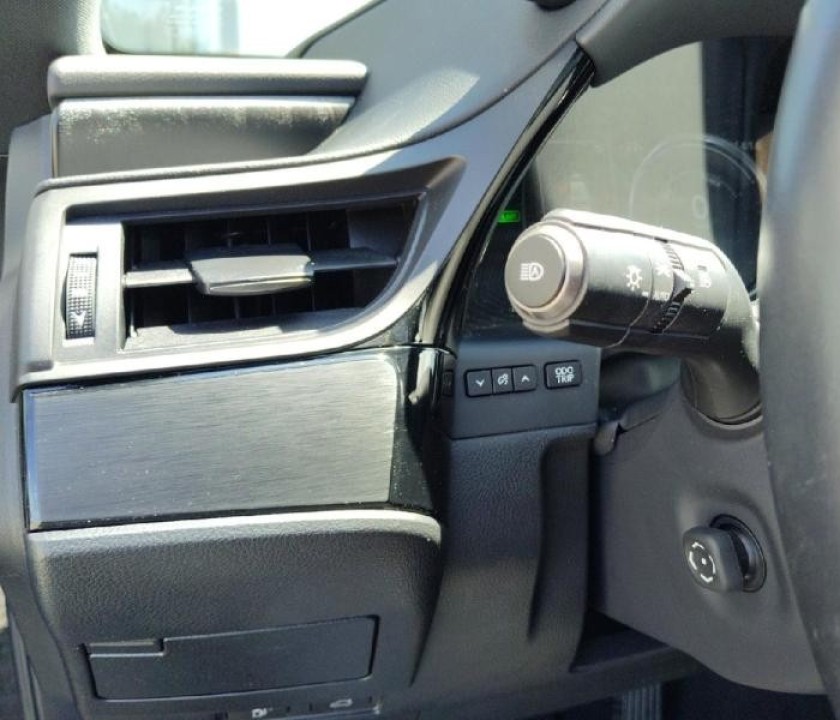 Lexus Seria ES 300h - foto 17