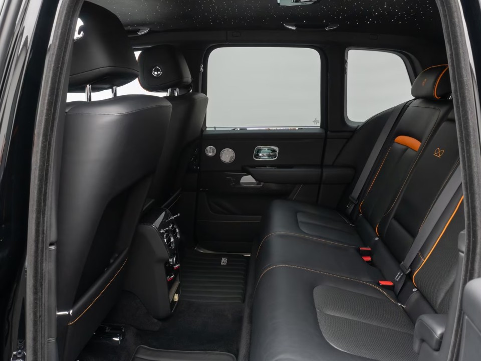 Rolls-Royce Cullinan Black Badge - foto 33