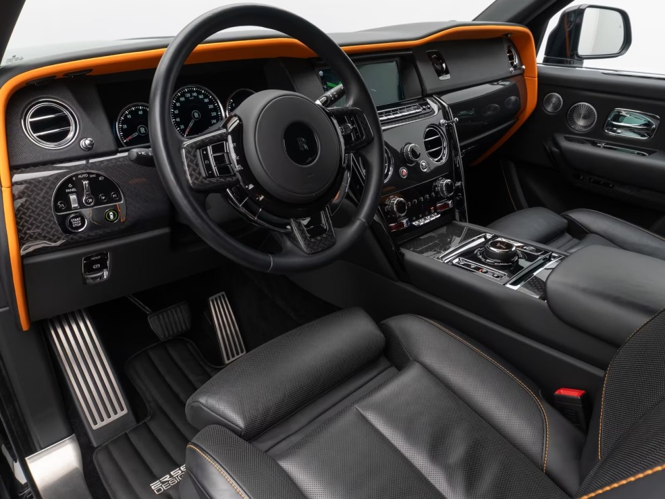 Rolls-Royce Cullinan Black Badge - foto 15