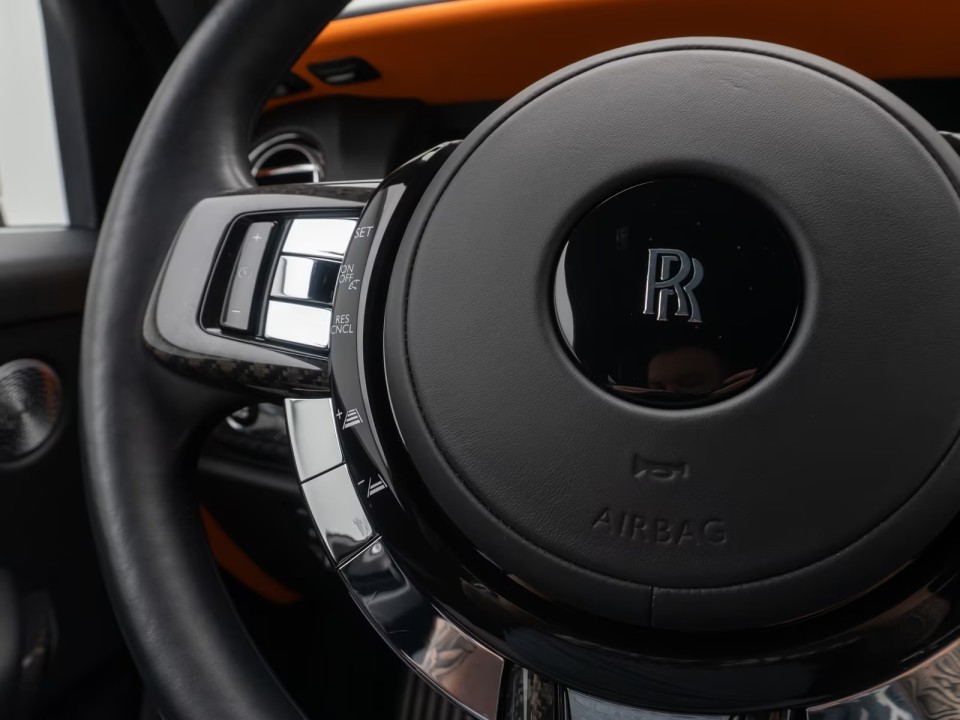 Rolls-Royce Cullinan Black Badge - foto 17