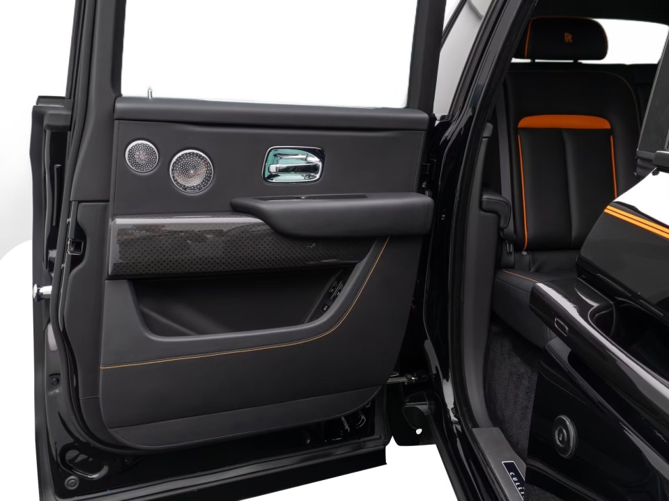 Rolls-Royce Cullinan Black Badge - foto 37