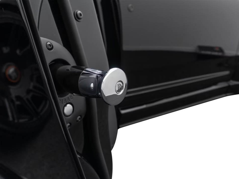 Rolls-Royce Cullinan Black Badge - foto 39