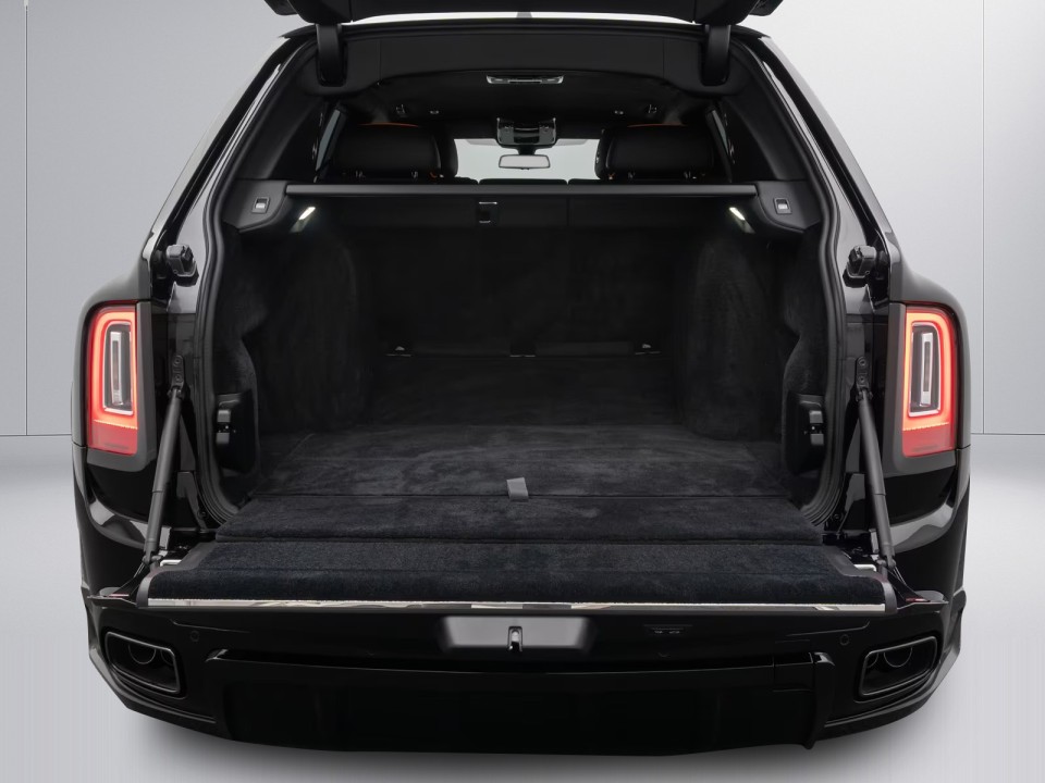 Rolls-Royce Cullinan Black Badge - foto 41
