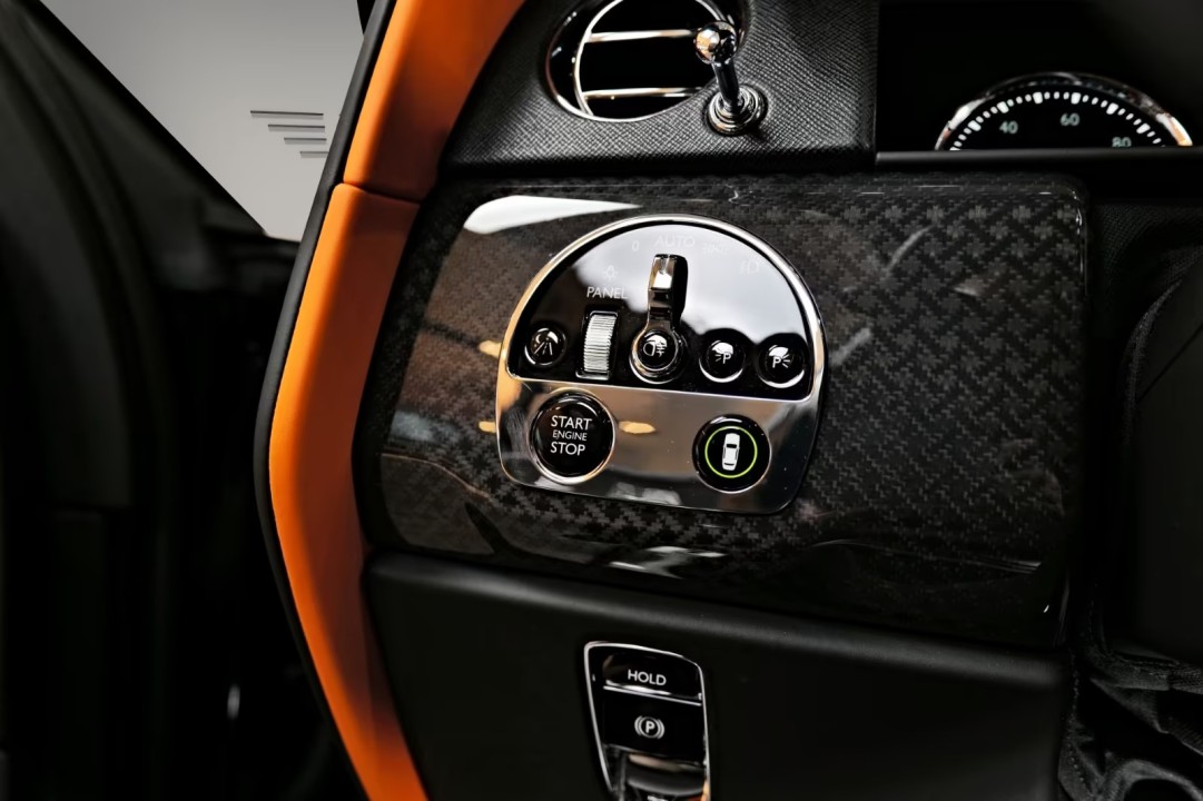 Rolls-Royce Cullinan Black Badge - foto 15