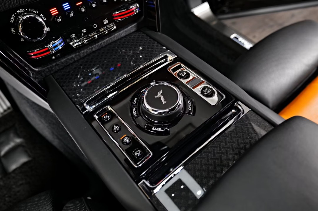 Rolls-Royce Cullinan Black Badge - foto 12