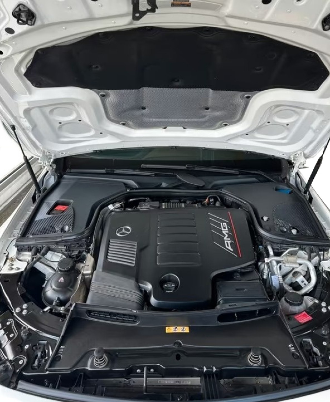 Mercedes-Benz AMG GT 43 4MATIC+ - foto 33