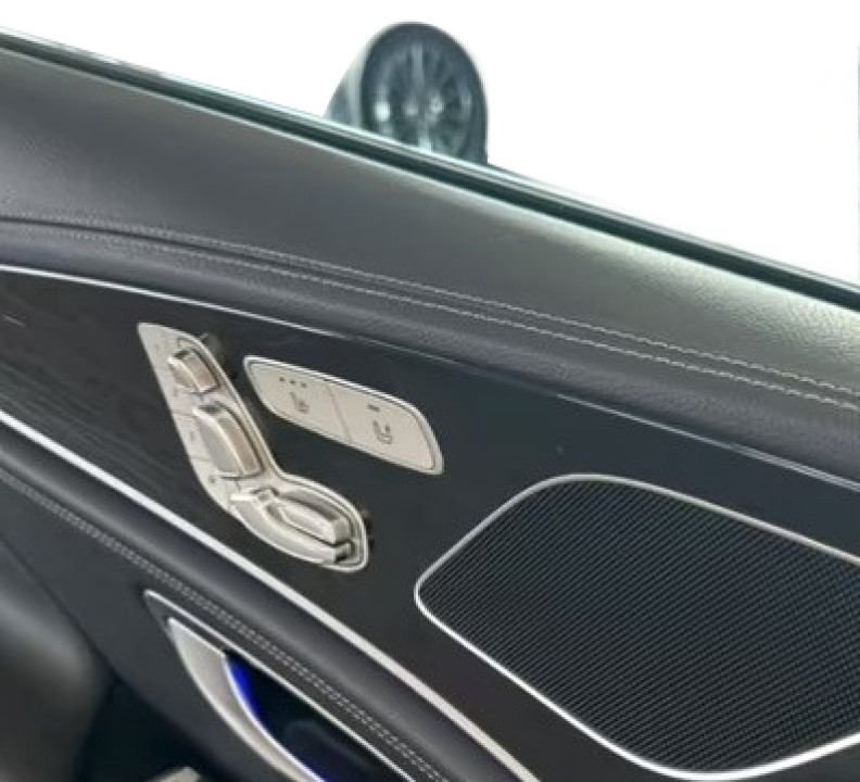 Mercedes-Benz AMG GT 43 4MATIC+ - foto 31