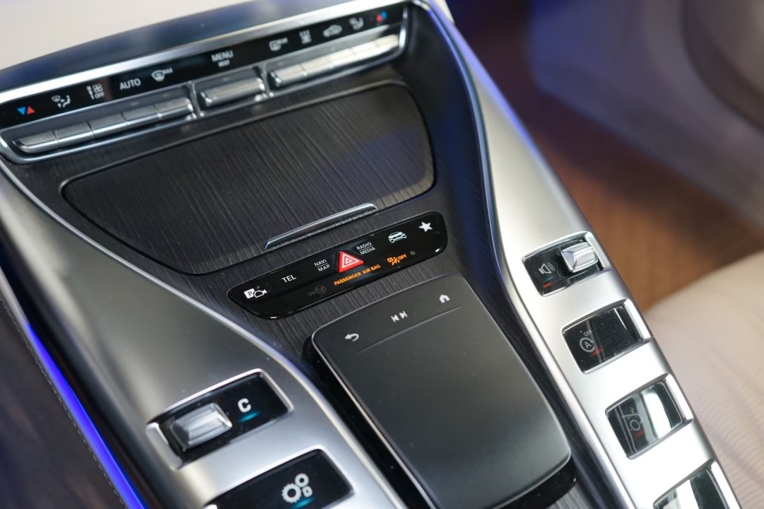 Mercedes-Benz AMG GT 53 4MATIC+ - foto 17