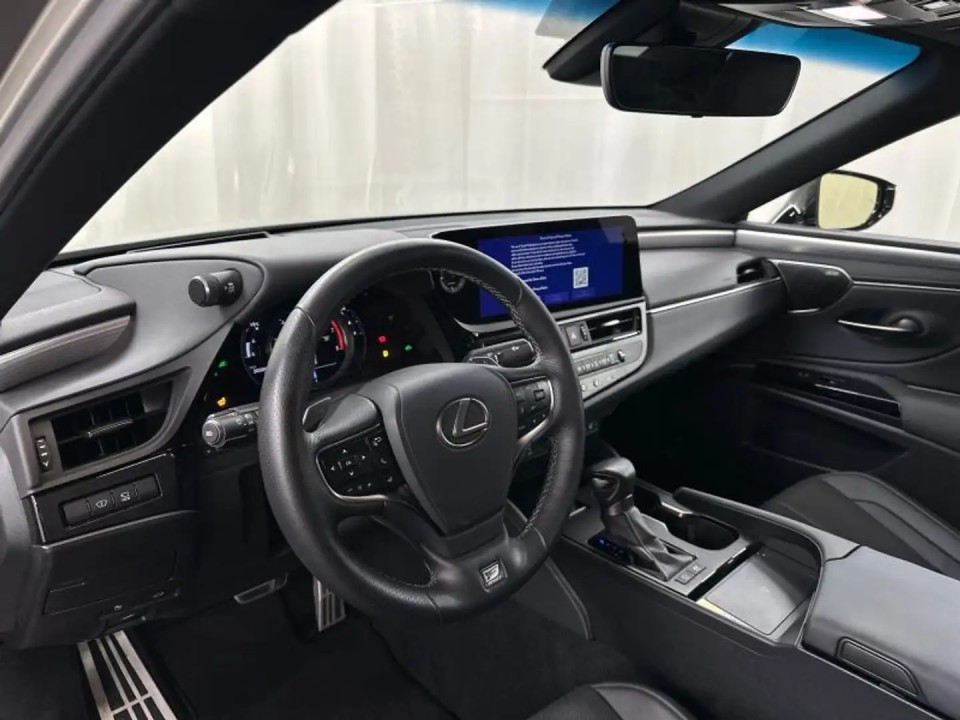 Lexus Seria ES 300h F-Sport - foto 12
