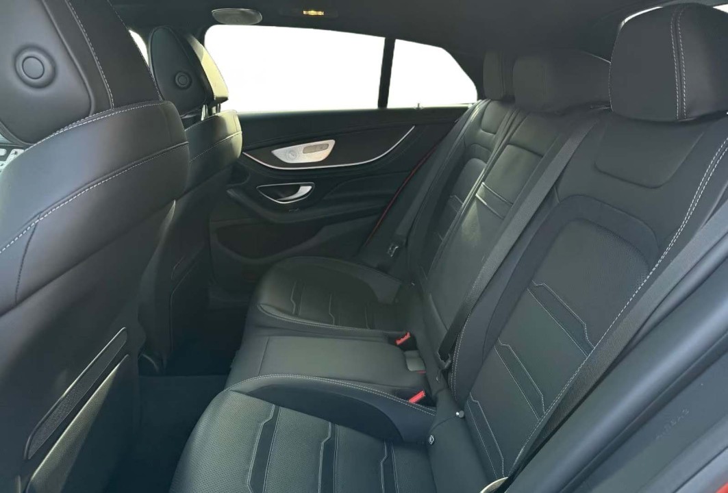 Mercedes-Benz AMG GT 43 4MATIC+ - foto 32