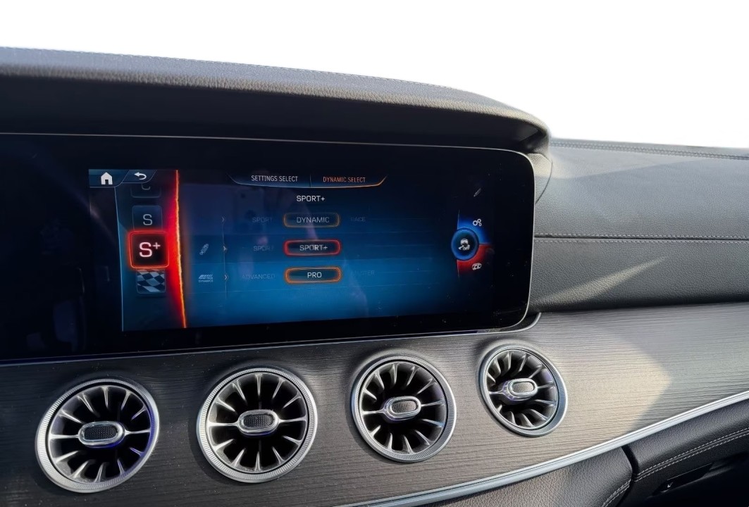 Mercedes-Benz AMG GT 43 4MATIC+ - foto 25