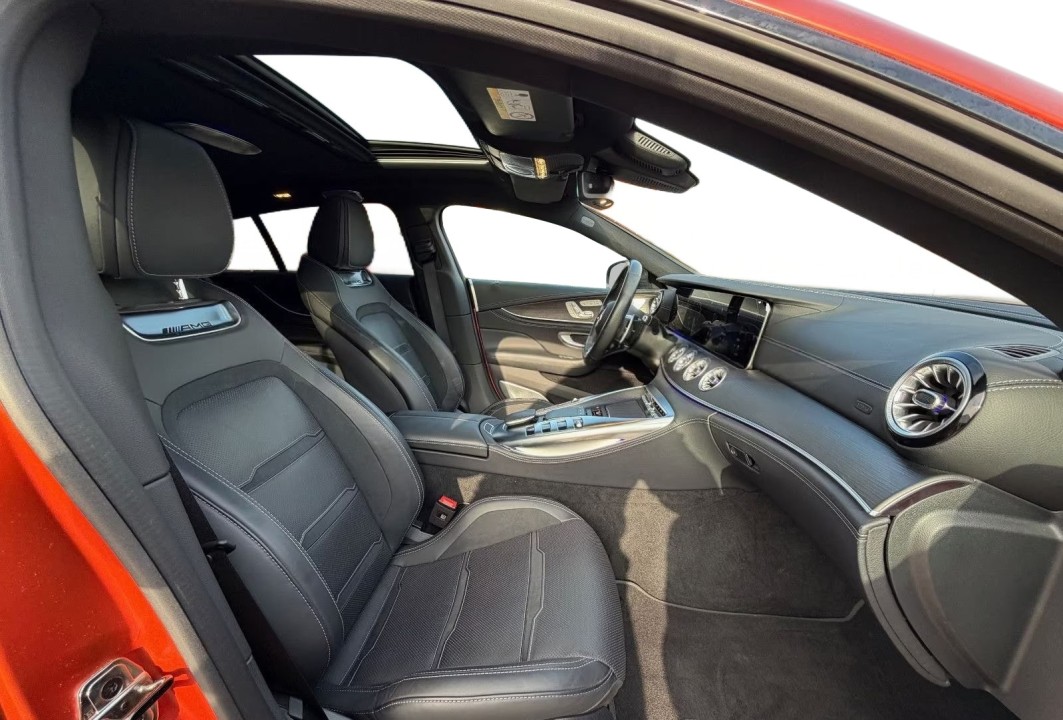 Mercedes-Benz AMG GT 43 4MATIC+ - foto 17