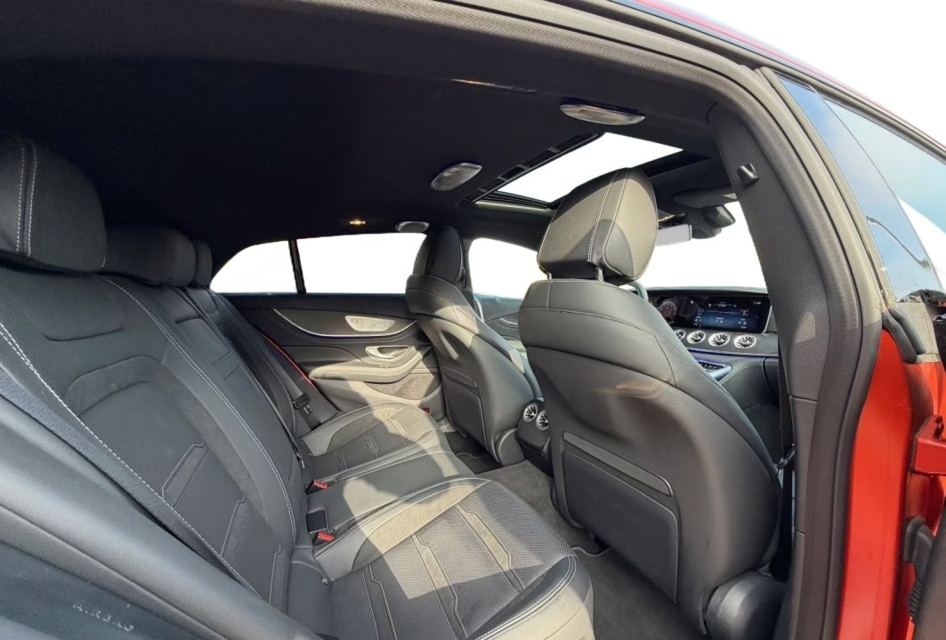 Mercedes-Benz AMG GT 43 4MATIC+ - foto 30