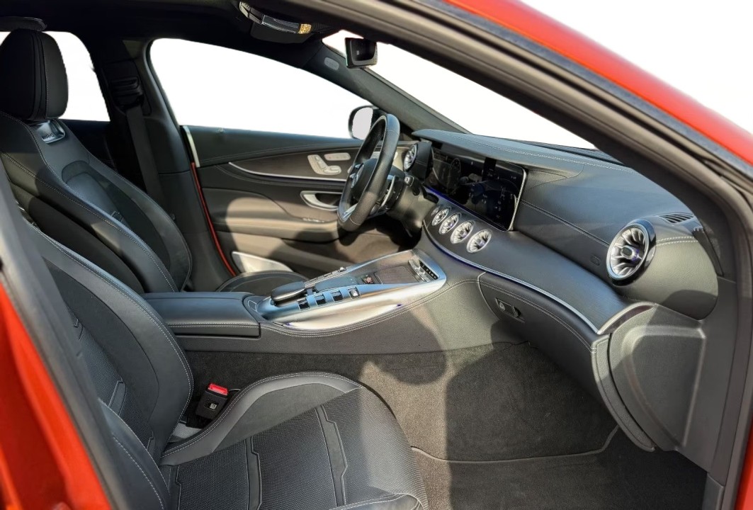 Mercedes-Benz AMG GT 43 4MATIC+ - foto 16