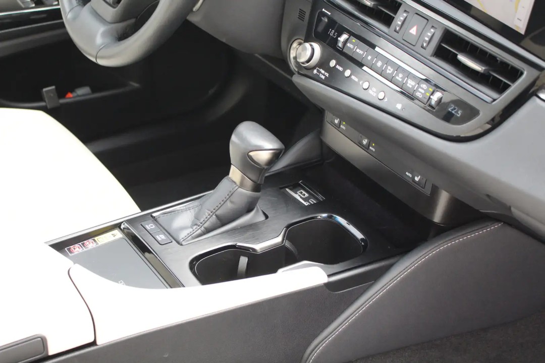 Lexus Seria ES Lexus ES 300h Luxury Line - foto 15