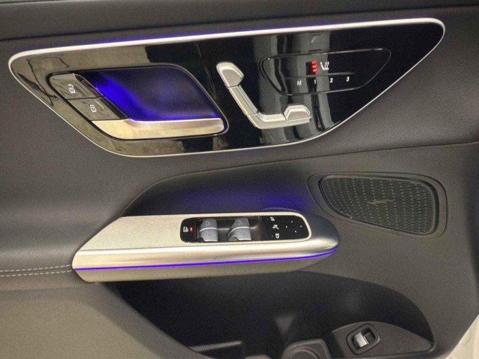 Mercedes-Benz GLC 300 4MATIC AMG Line - foto 20