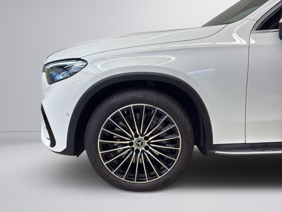 Mercedes-Benz GLC 300 4MATIC AMG Line - foto 24