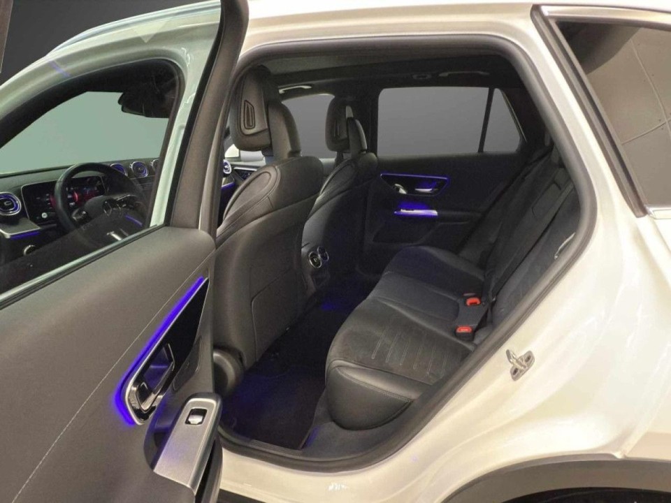Mercedes-Benz GLC 300 4MATIC AMG Line - foto 19