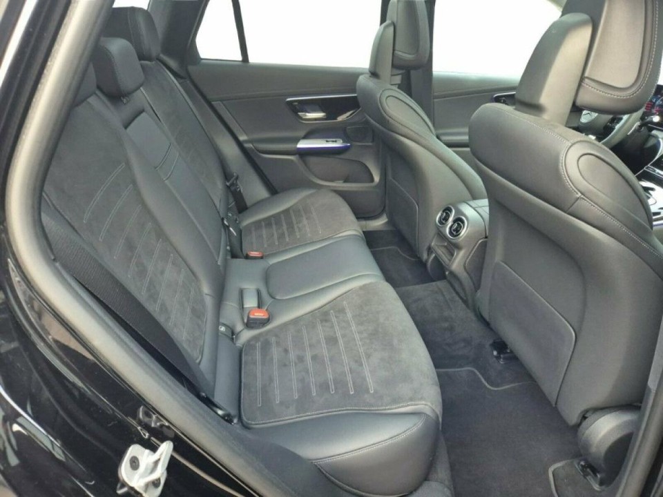 Mercedes-Benz GLC 300 4MATIC AMG Line - foto 9