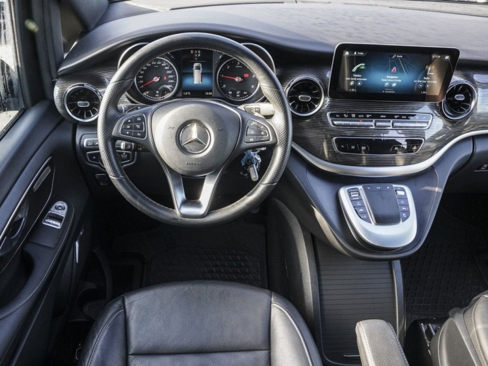 Mercedes-Benz V 300d 4MATIC (5)