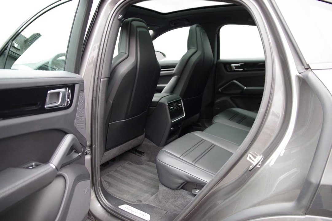 Porsche Cayenne Coupe E-Hybrid - foto 34