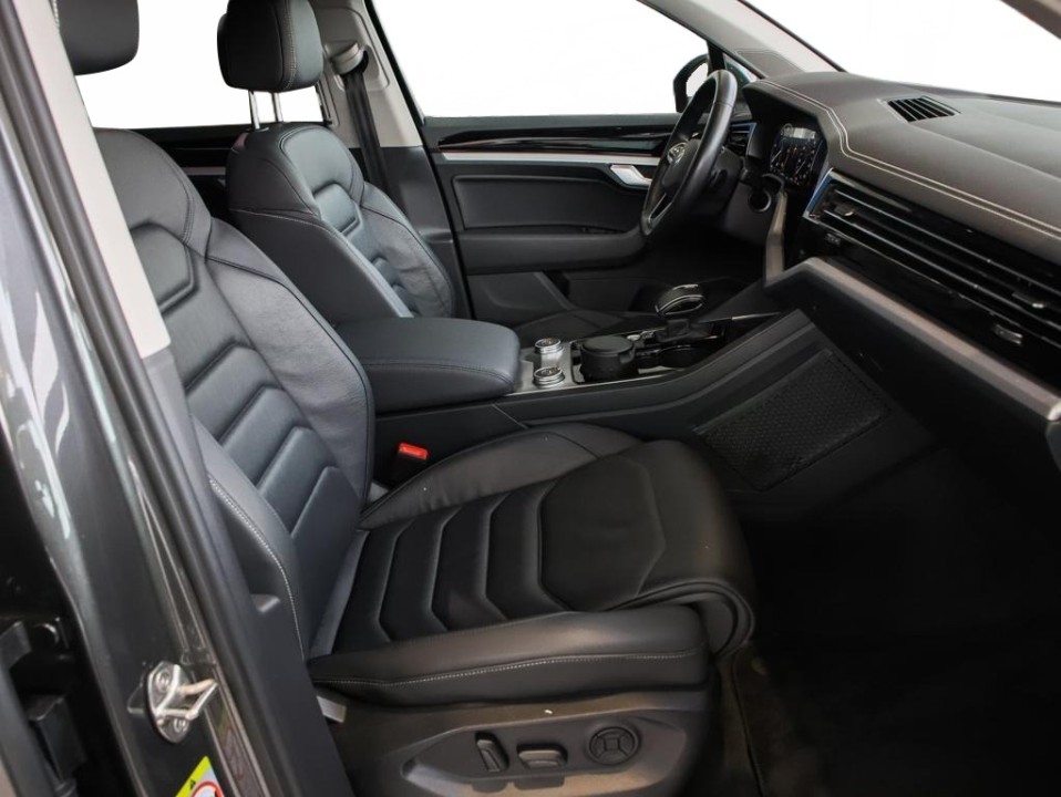Volkswagen Touareg V6 TDI - foto 12