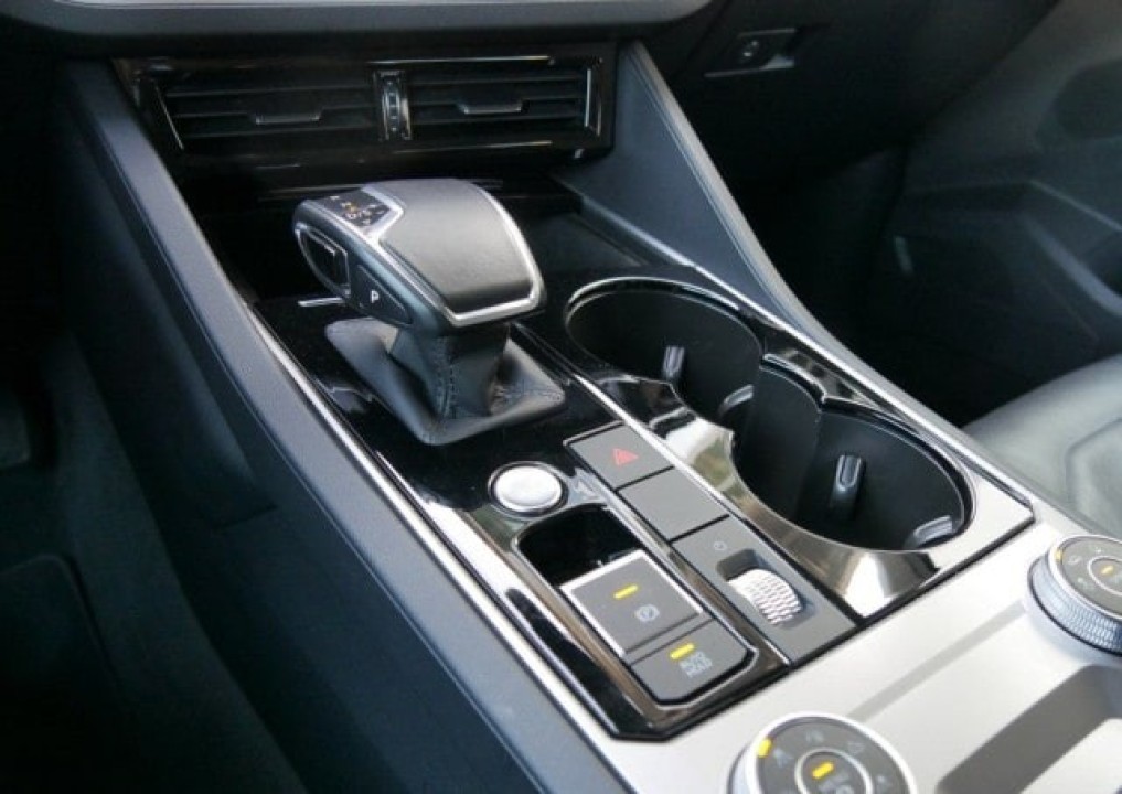Volkswagen Touareg 4MOTION - foto 7