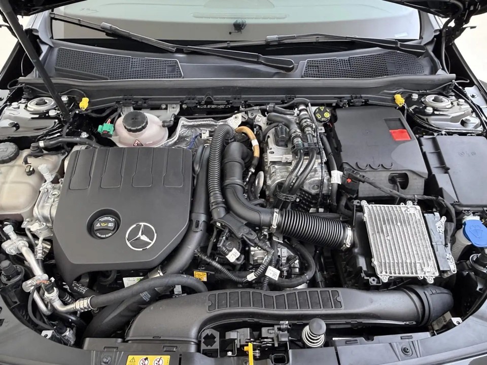 Mercedes-Benz CLA 250e AMG Line - foto 13