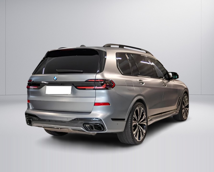 BMW X7 M60i xDrive (2)