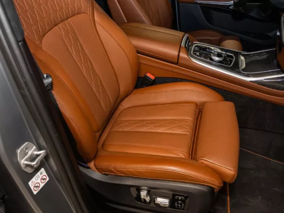 BMW X7 M60i xDrive - foto 9