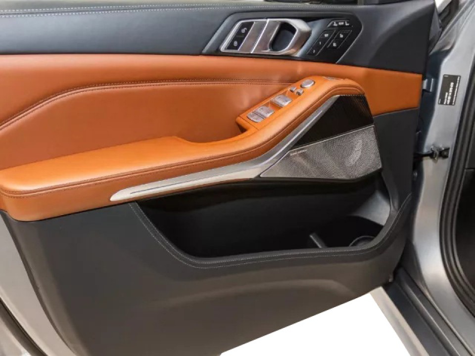 BMW X7 M60i xDrive - foto 16