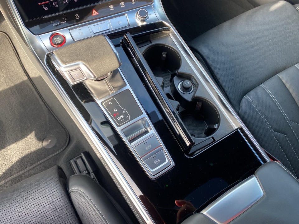 Audi RS6 Avant Performance - foto 13