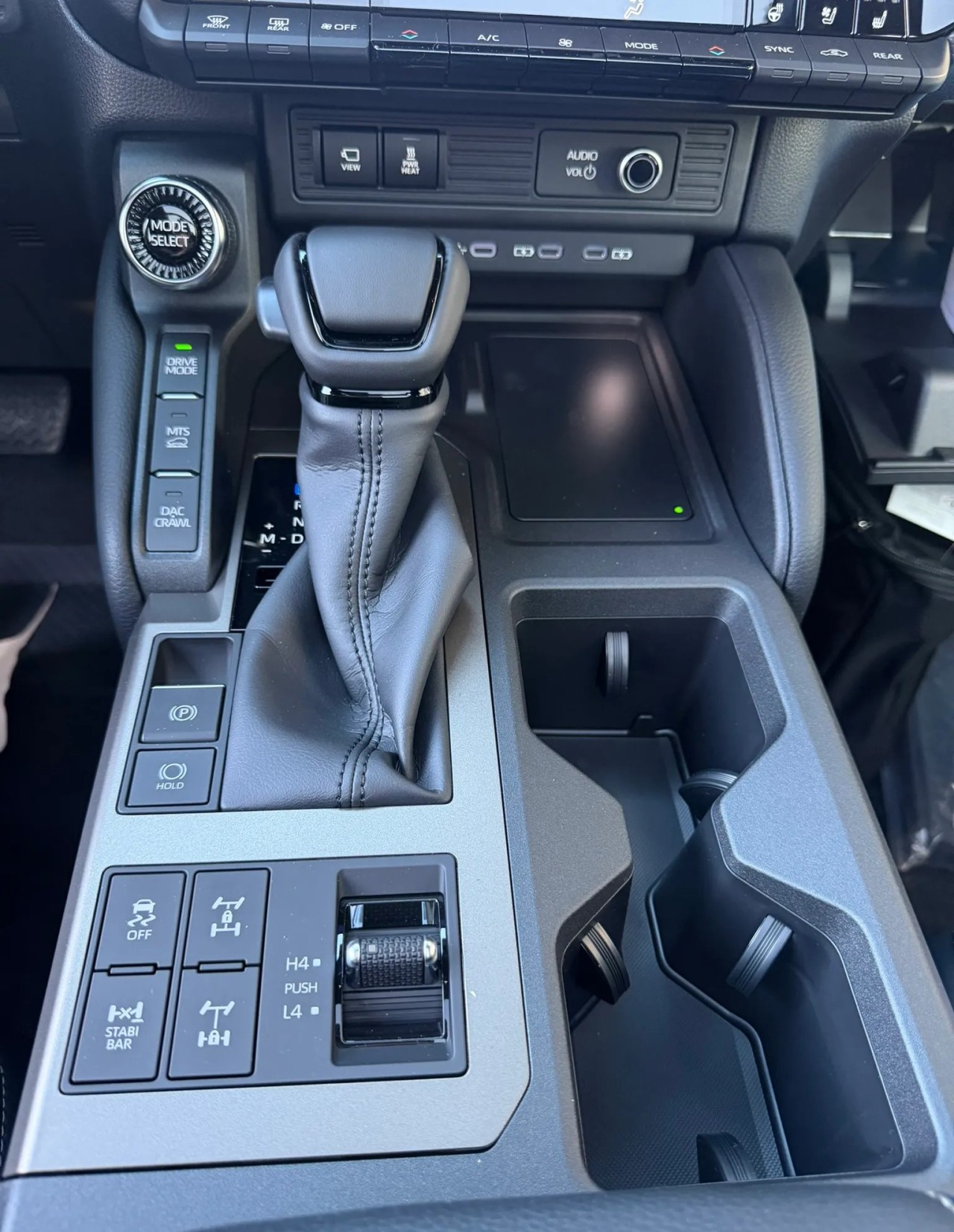 Toyota Land Cruiser 250 - foto 14