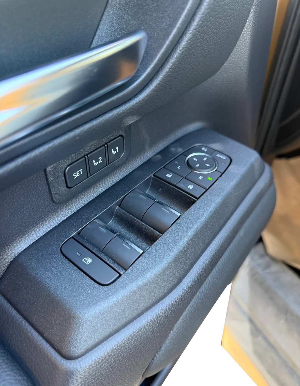 Toyota Land Cruiser 250 - foto 15